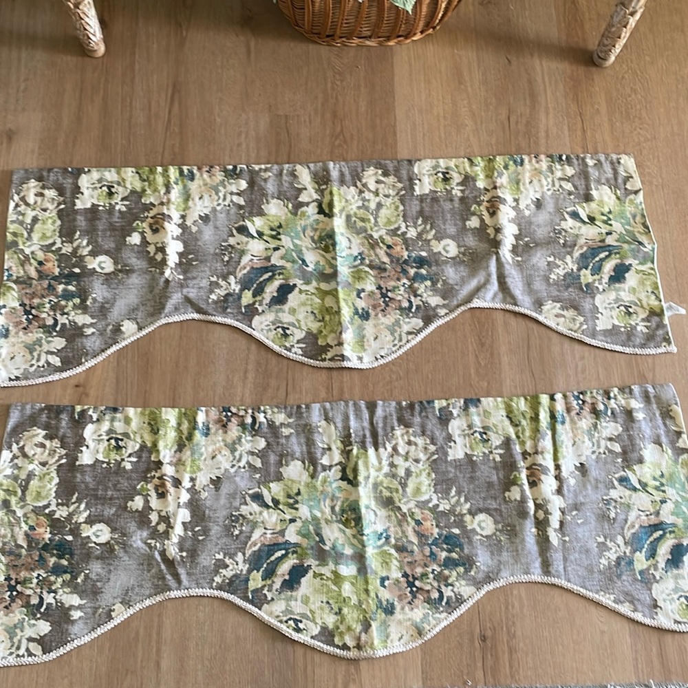 Valance pair 48” like new with wide rod pocket linen/rayon fabric